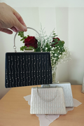 Schwarze Abendtasche mit Laser-Steinverzierung - Spezialdesign