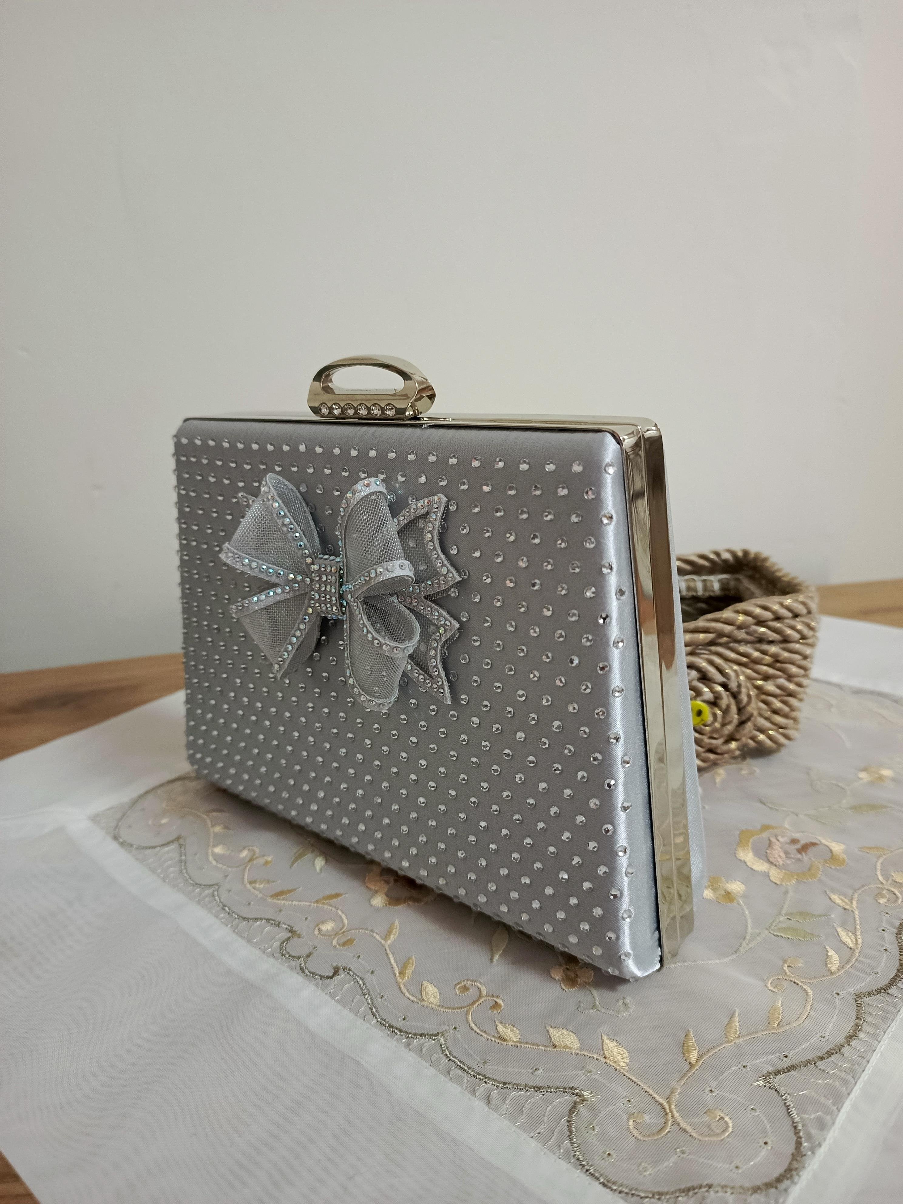 Gümüş Fiyonk Süslemeli Gece Çantası