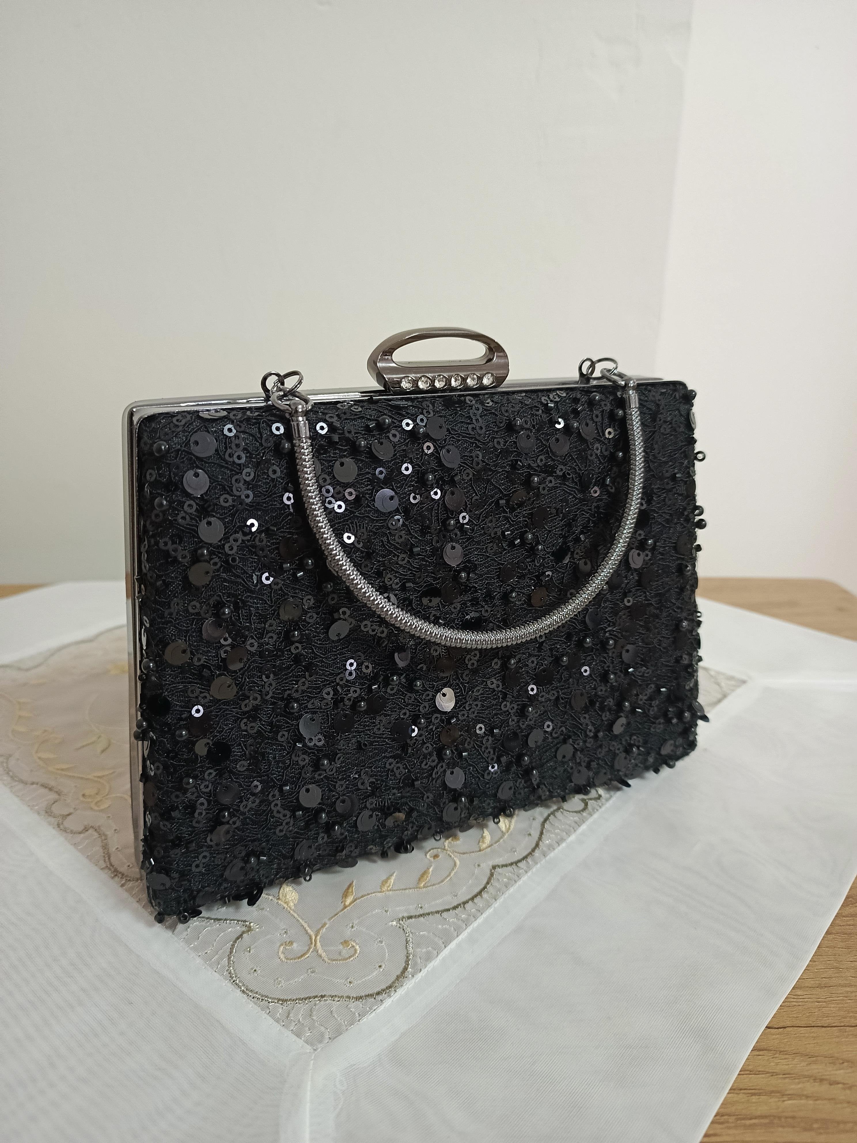 Kadın Siyah Pullu Abiye Çanta