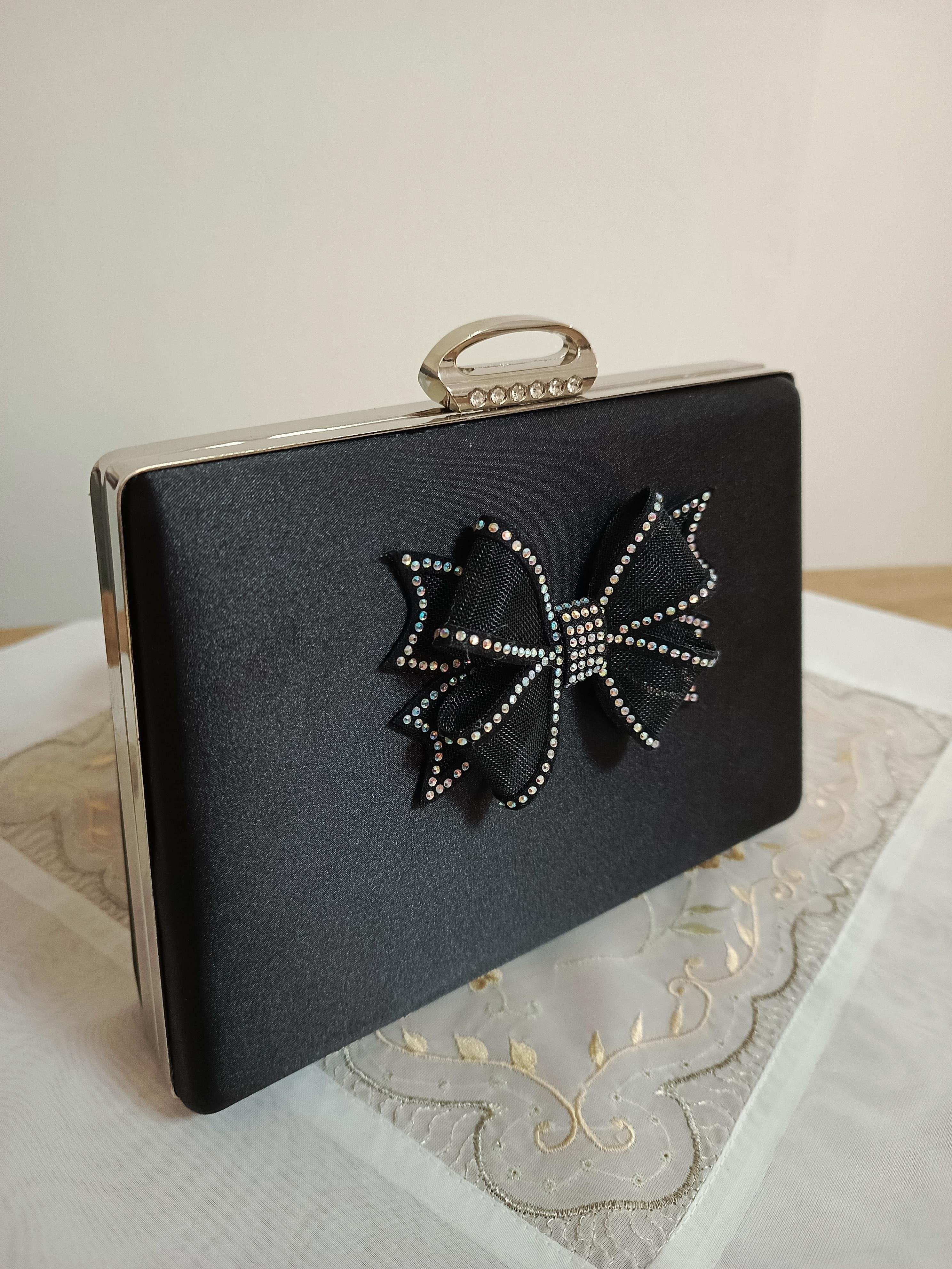 Kadın Siyah Fiyonk Taşlı Abiye Çanta