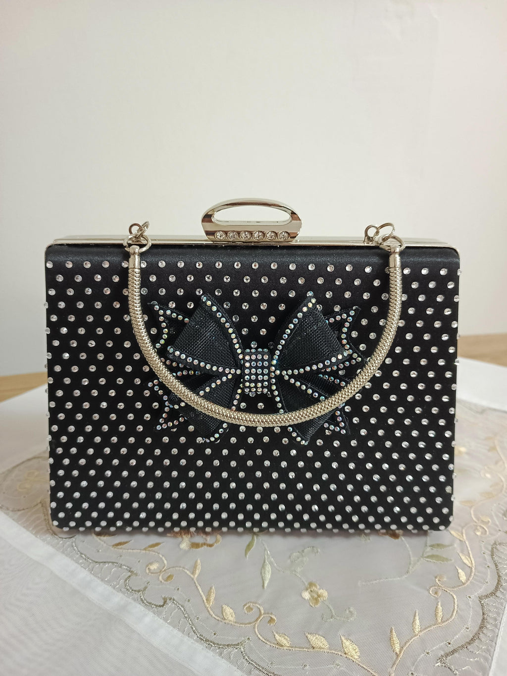 Kadın Siyah Fiyonk Taşlı Abiye Çanta